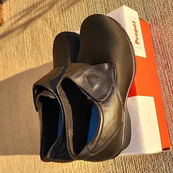 Propét Women's Wilma Hook and Loop Oxford Black Size 8 Casual Shoe Excellent - Picture 6 of 12